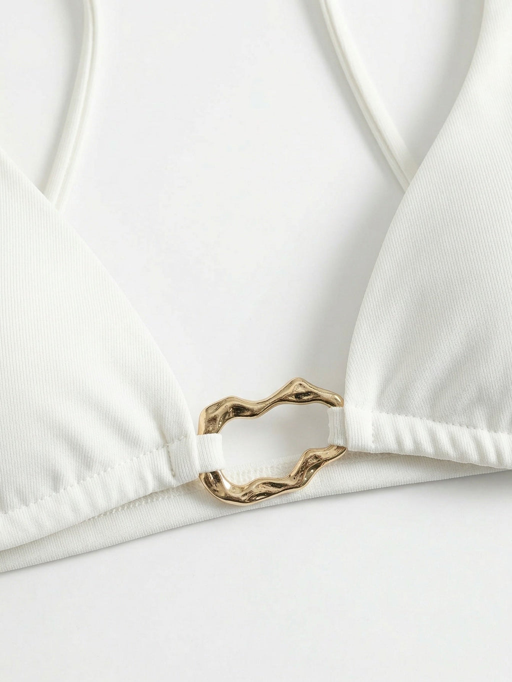 Maillot de bain deux pièces triangle à anneaux métalliques - Élégant et chic