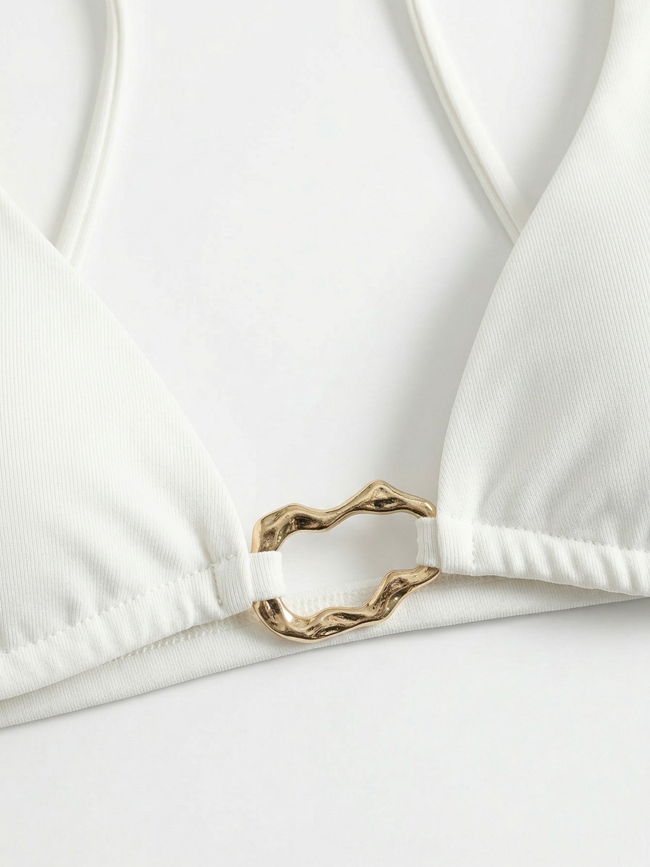 Maillot de bain deux pièces triangle à anneaux métalliques - Élégant et chic